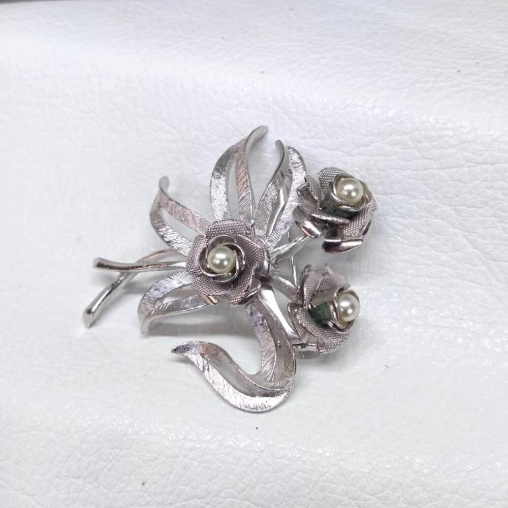 Silver Flower Bouquet Antique Pinback Retro Pin Back Vintage Rare plant garden